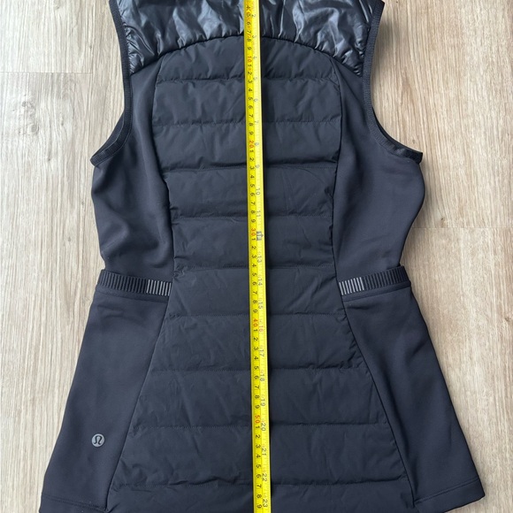 NWT LULULEMON DOWN FOR IT ALL VEST SHINE BLACK WOMENS size 4 - Picture 5 of 6